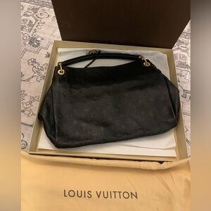 Louis Vuitton Artsy MM Black Monogram Bag